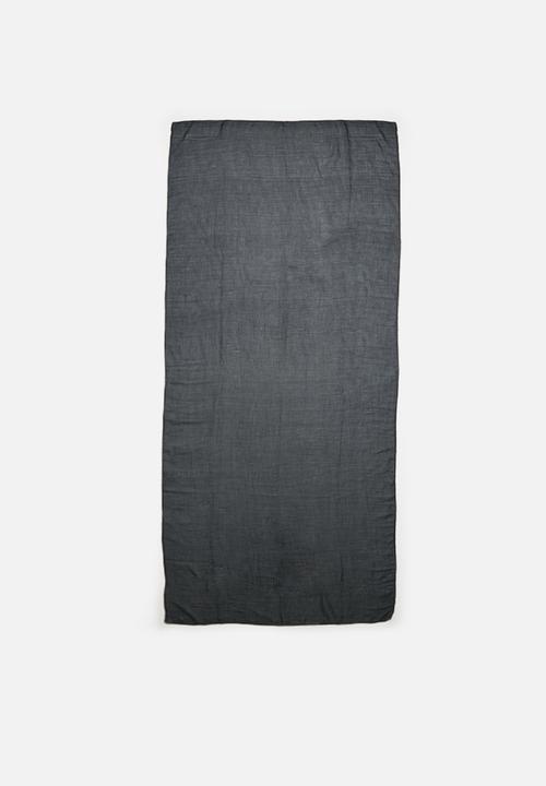 edit - Fringed infinity scarf-black
