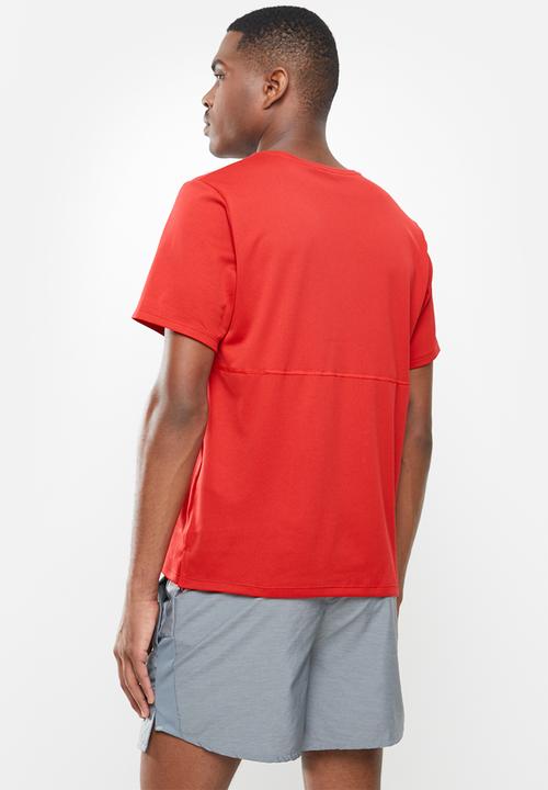 Nike - Nike dri-fit run short sleeve top - red
