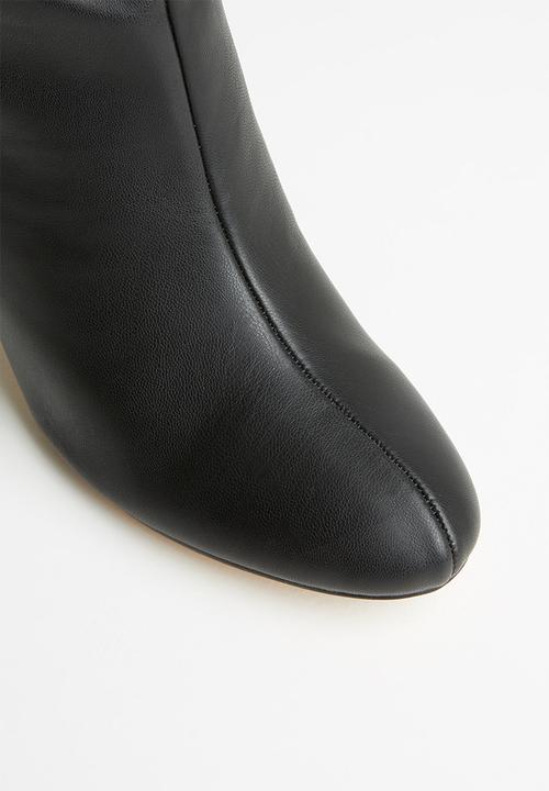 Public Desire - Marshmallow boot - black