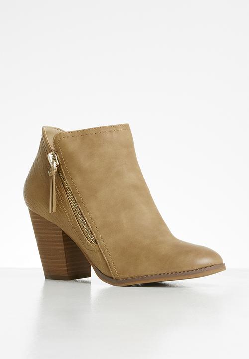 Call It Spring - Erin boot - beige