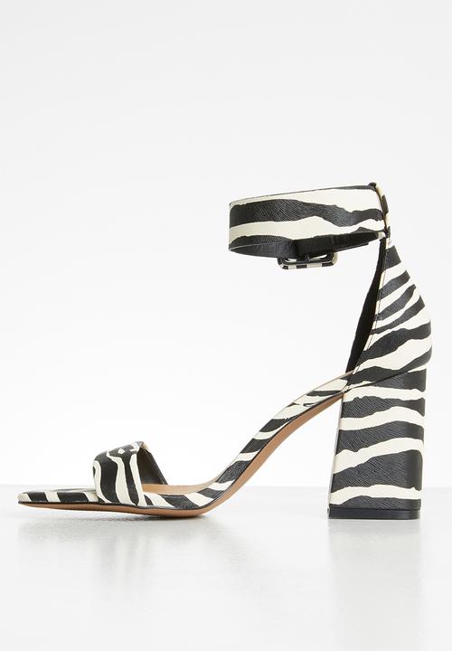 Call It Spring - Elenna heel - black & white