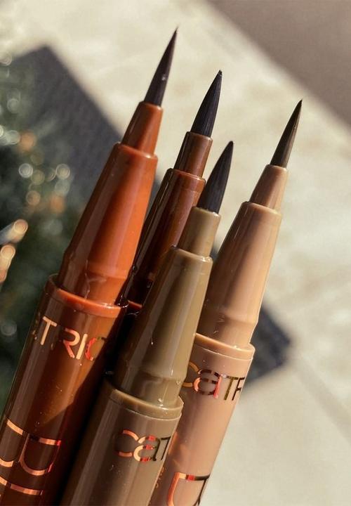 Catrice - Brow Definer Brush Pen Longlasting - 020 Medium Brown