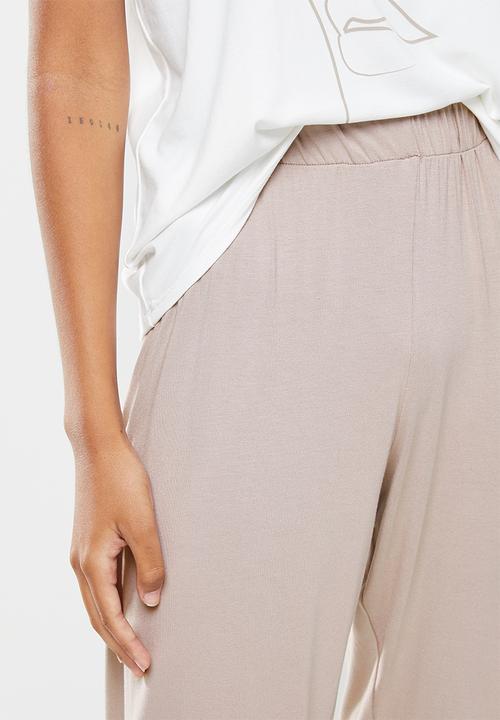 Superbalist - Sleep tee & pants sets - white & brown