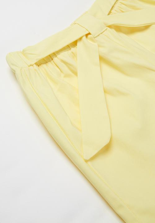 Pop Candy - Girls shorts with belt - yellow