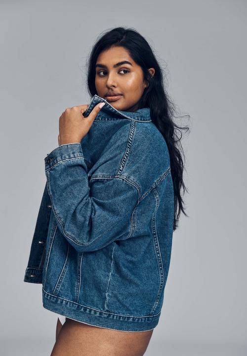 Cotton On - Curve 90s baggy denim jacket - blue