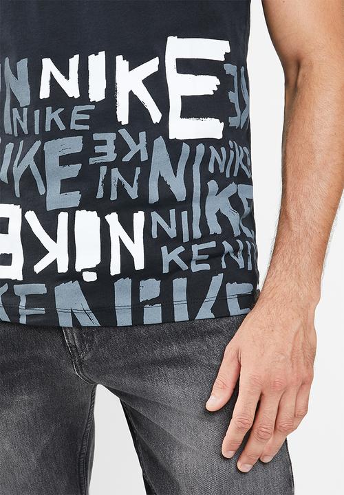 Nike - Nsw  printed aop tee - black & white
