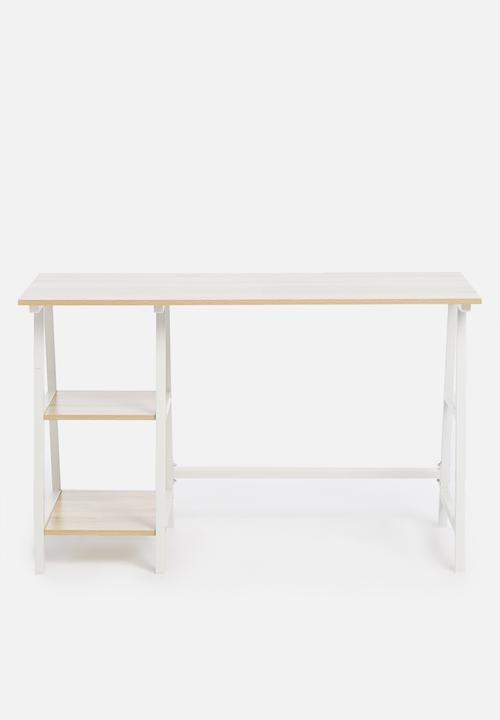 Sixth Floor - Nova desk - natural
