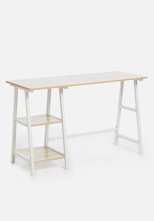 Sixth Floor - Nova desk - natural