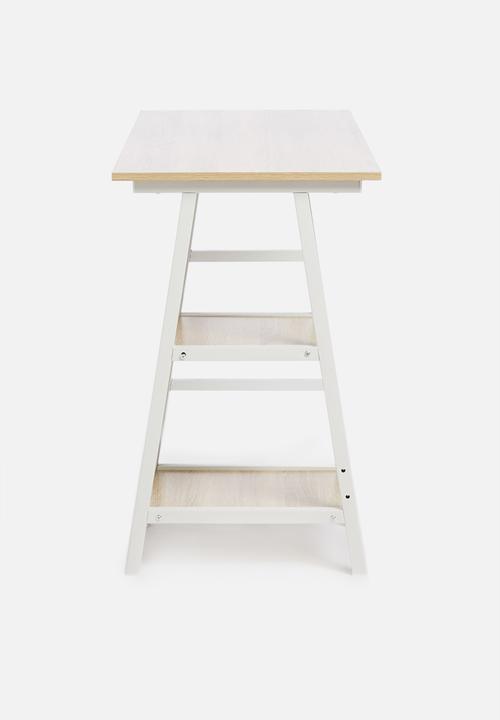 Sixth Floor - Nova desk - natural