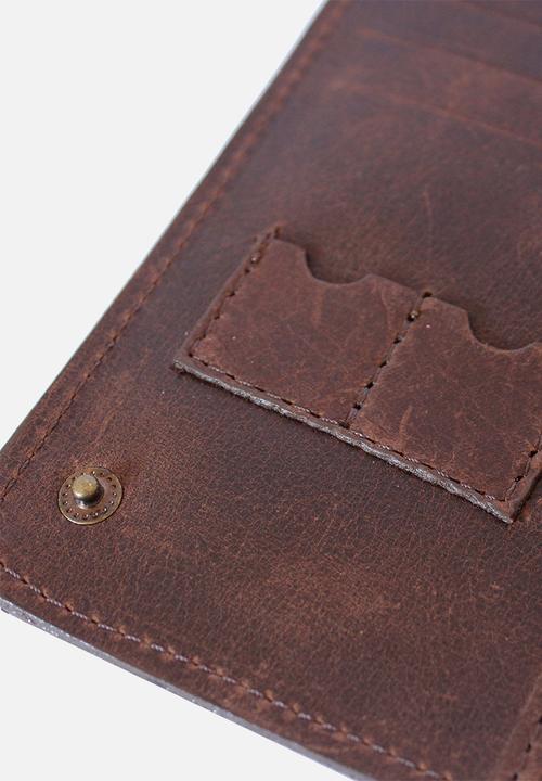 Escape Society - Conquest travel wallet - dark brown