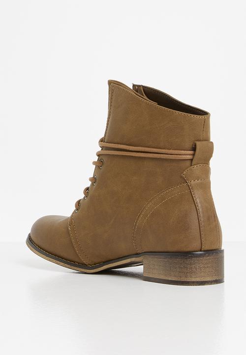 Miss Black - Bon bon ankle boot - tan