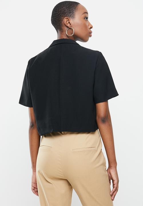 Cotton On - Ultimate short sleeve crop blazer - black