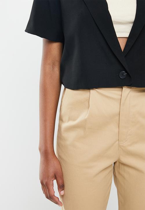 Cotton On - Ultimate short sleeve crop blazer - black