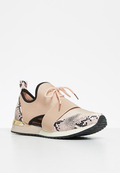 SOVIET - L Andrea - dusty pink & black