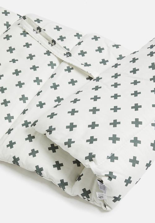 Sixth Floor - Criss cross bedroll - black & white
