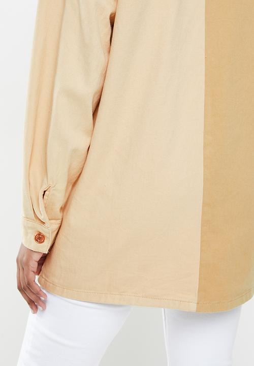 Missguided - Spliced oversized tie denim shirt co ord - tan