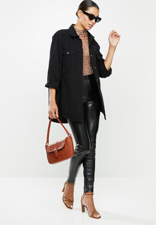 Missguided - Boyfriend fit oversized denim shirt - black