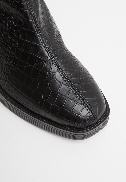 Public Desire - Generate boot - black