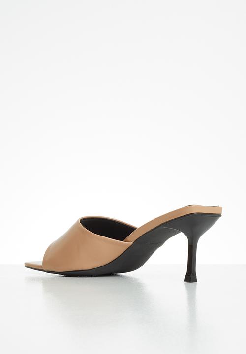 Z_Code_Z - Akira square toe mule heel - neutral