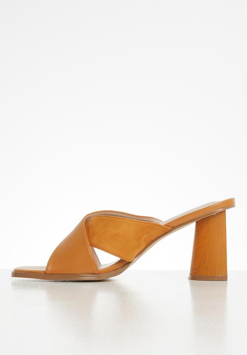 Z_Code_Z - Lulha statement mule heel - camel