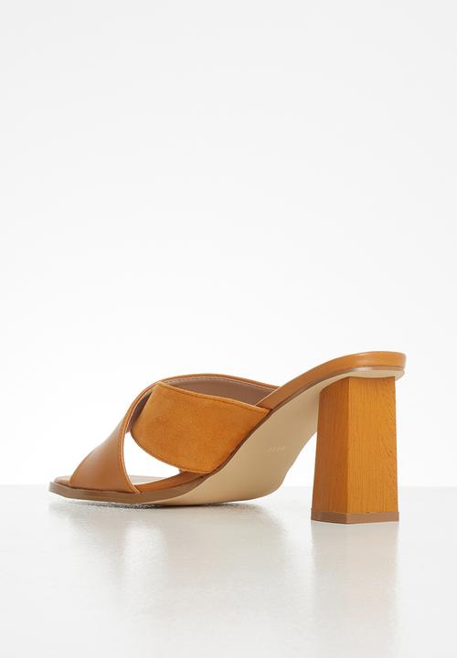 Z_Code_Z - Lulha statement mule heel - camel