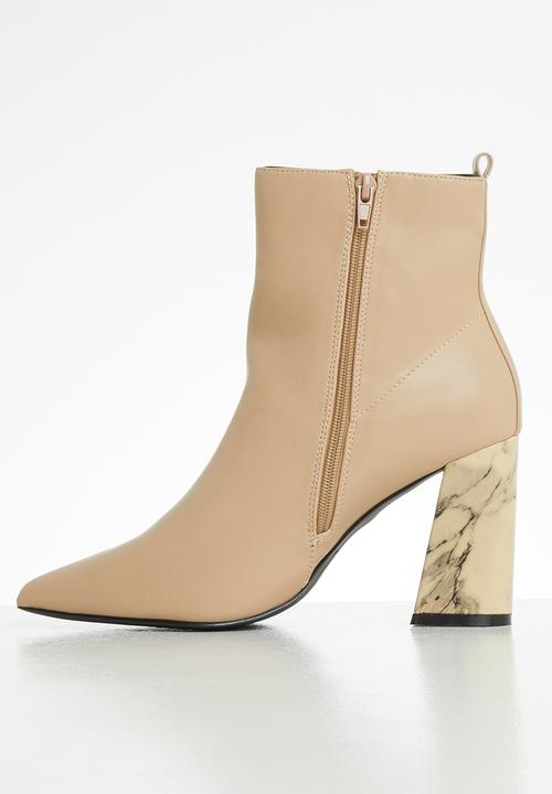 Z_Code_Z - Chloe statement abstract heel boot - neutral