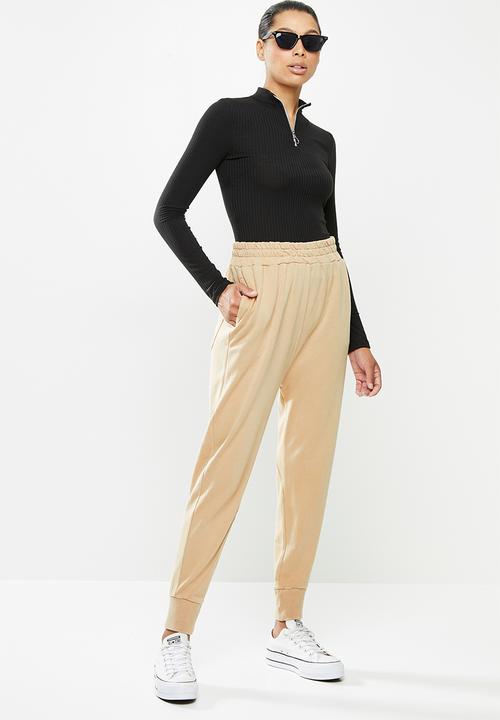 Cotton On - Super relaxed trackpant - sand