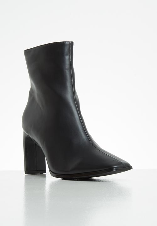 Z_Code_Z - Lulu square toe ankle boot - black