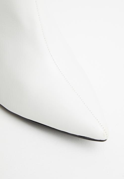 Z_Code_Z - Nuru statement abstract heel boot - white