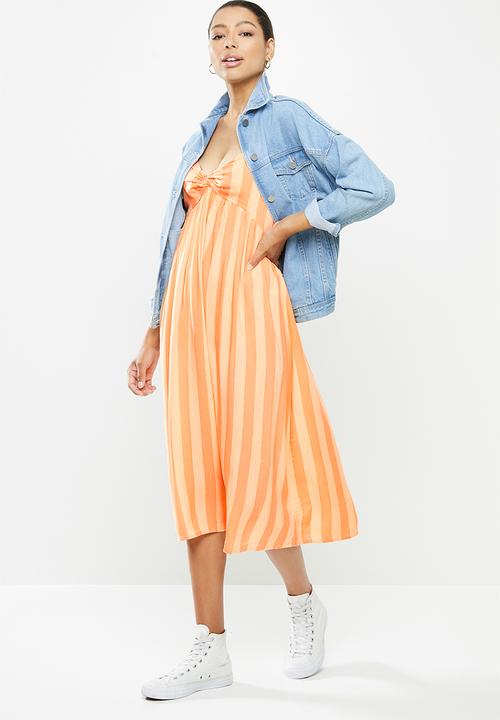 Cotton On - Woven cher strappy twist front midi - caitlyn stripe bold orange
