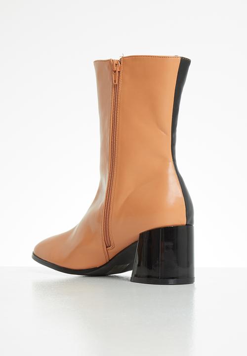 Z_Code_Z - Nat square toe ankle boot - black & tan