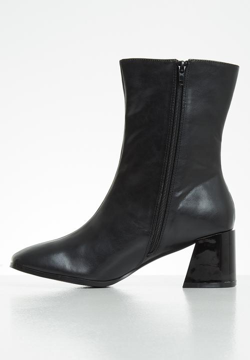 Z_Code_Z - Nat square toe ankle boot - black