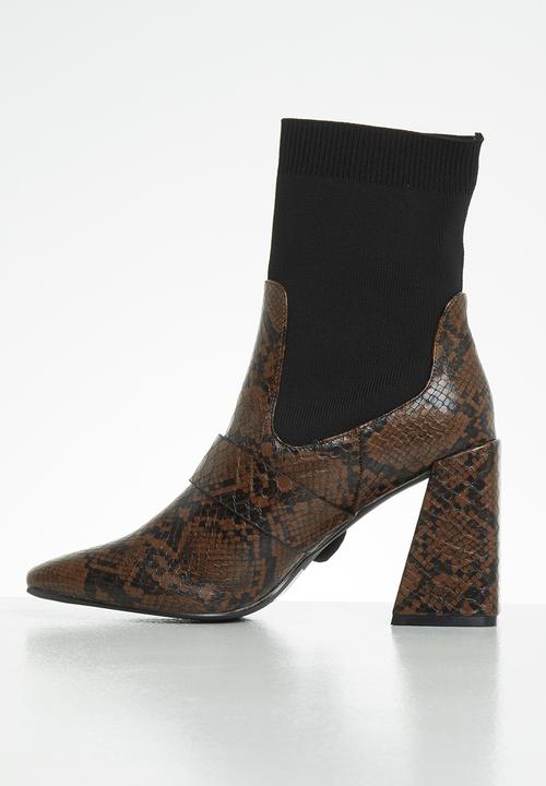 Z_Code_Z - Banu sock boot - chocolate