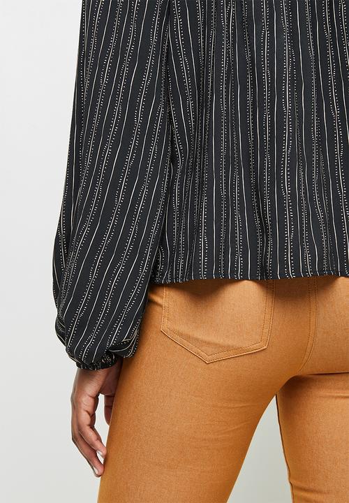 edit - Long sleeve square neck balloon sleeve blouse - black