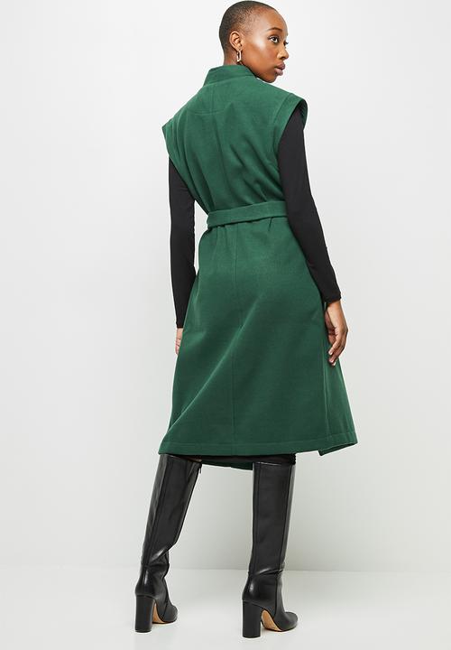 edit - Sleeveless belted coat - bottle green