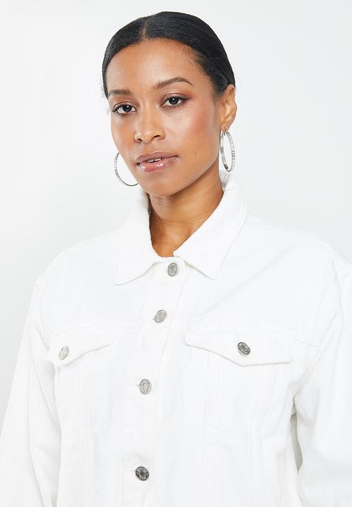 Missguided - Petite oversized denim jacket - white