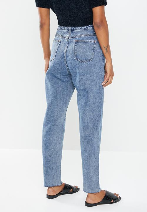 Missguided - Petite washed single thigh rip riot jeans - blue