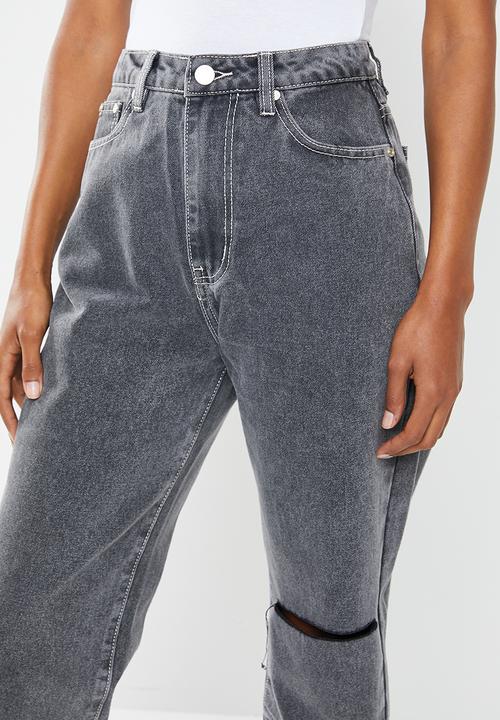 Missguided - Petite washed single thigh rip riot jeans - black