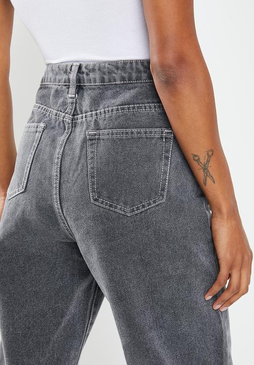 Missguided - Petite washed single thigh rip riot jeans - black