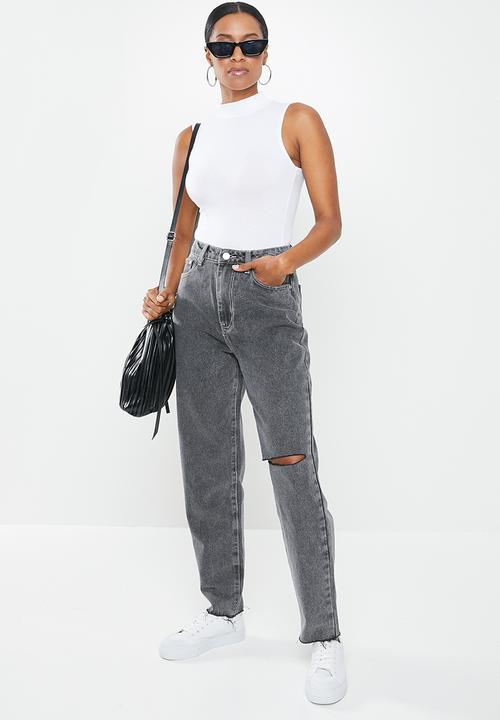 Missguided - Petite washed single thigh rip riot jeans - black