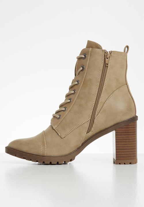 Miss Black - Omega 2 ankle boot - beige