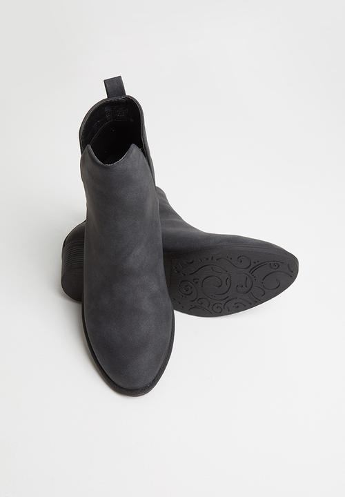 Butterfly Feet - Kelly nubuck ankle boot - black