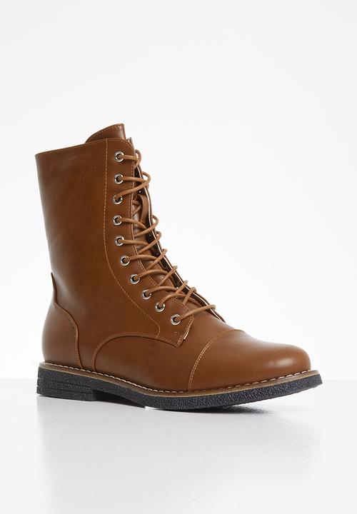 Butterfly Feet - Denny combat boot - tan