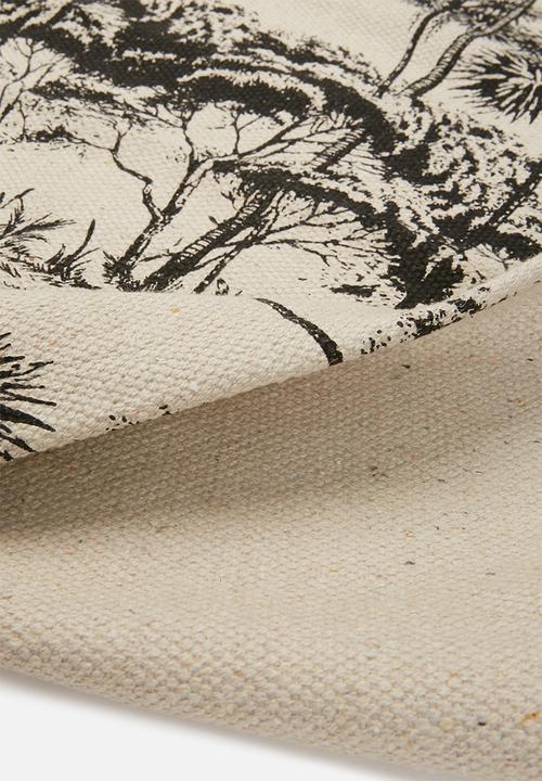 H&S - Dense forest mat - black & white