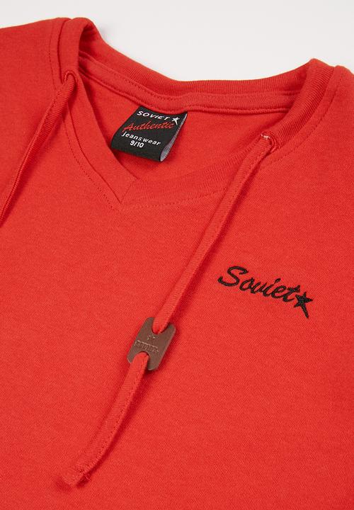 SOVIET - Hull short sleeve V-neck muscle tee  - red