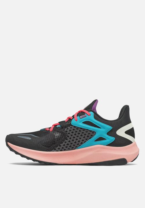 New Balance  - FuelCell Propel RMX - black
