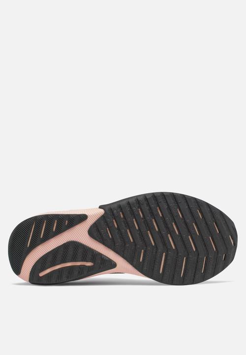 New Balance  - FuelCell Propel RMX - black