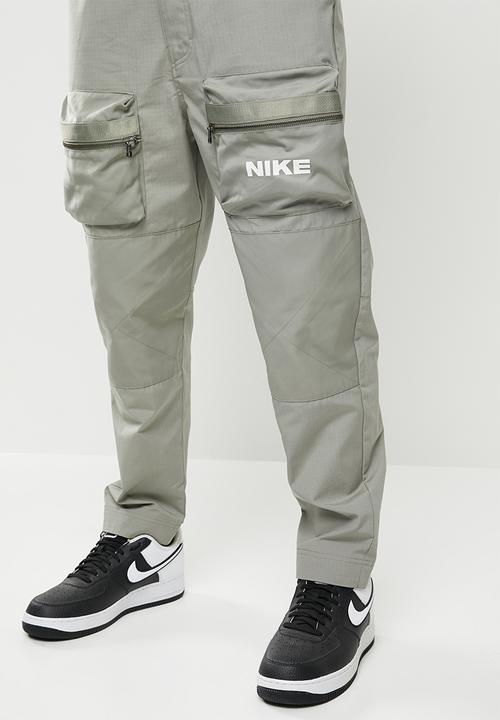 Nike - Nsw city made woven pant  - olive