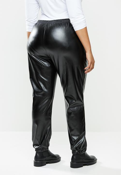 Missguided - Plus faux leather jogger trouser - black