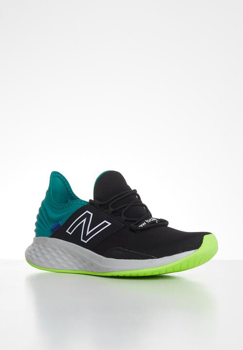 New Balance  - Roav - black (001)